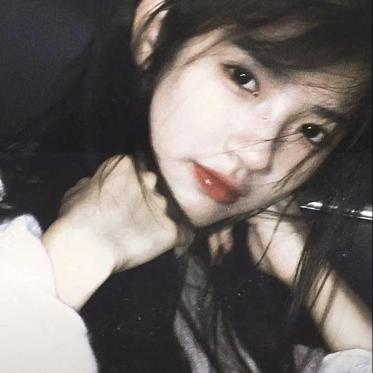 绯红色的窗帘